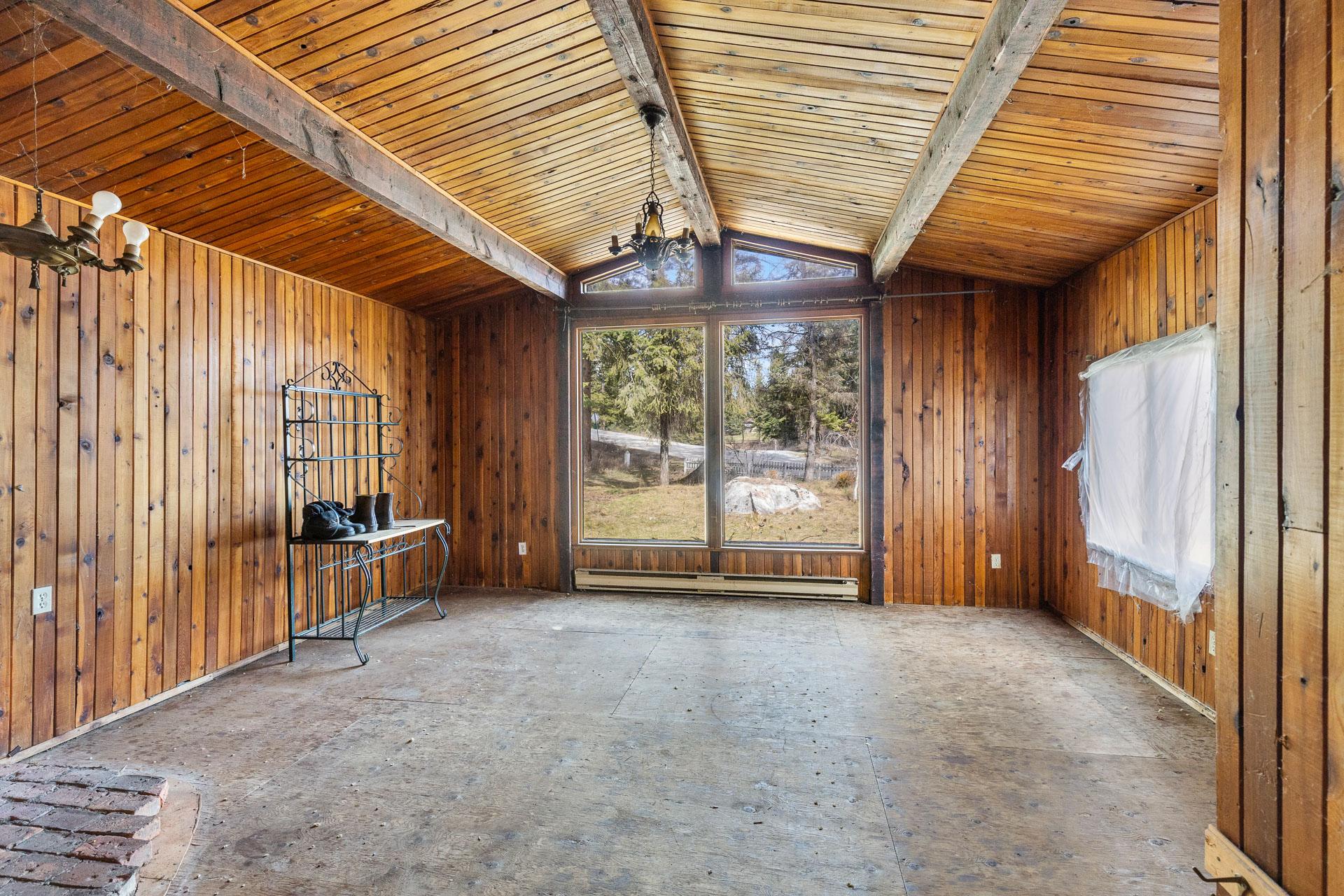 3525 Mathews Road, Kelowna, BC - Indoor Photo Showing Other Room