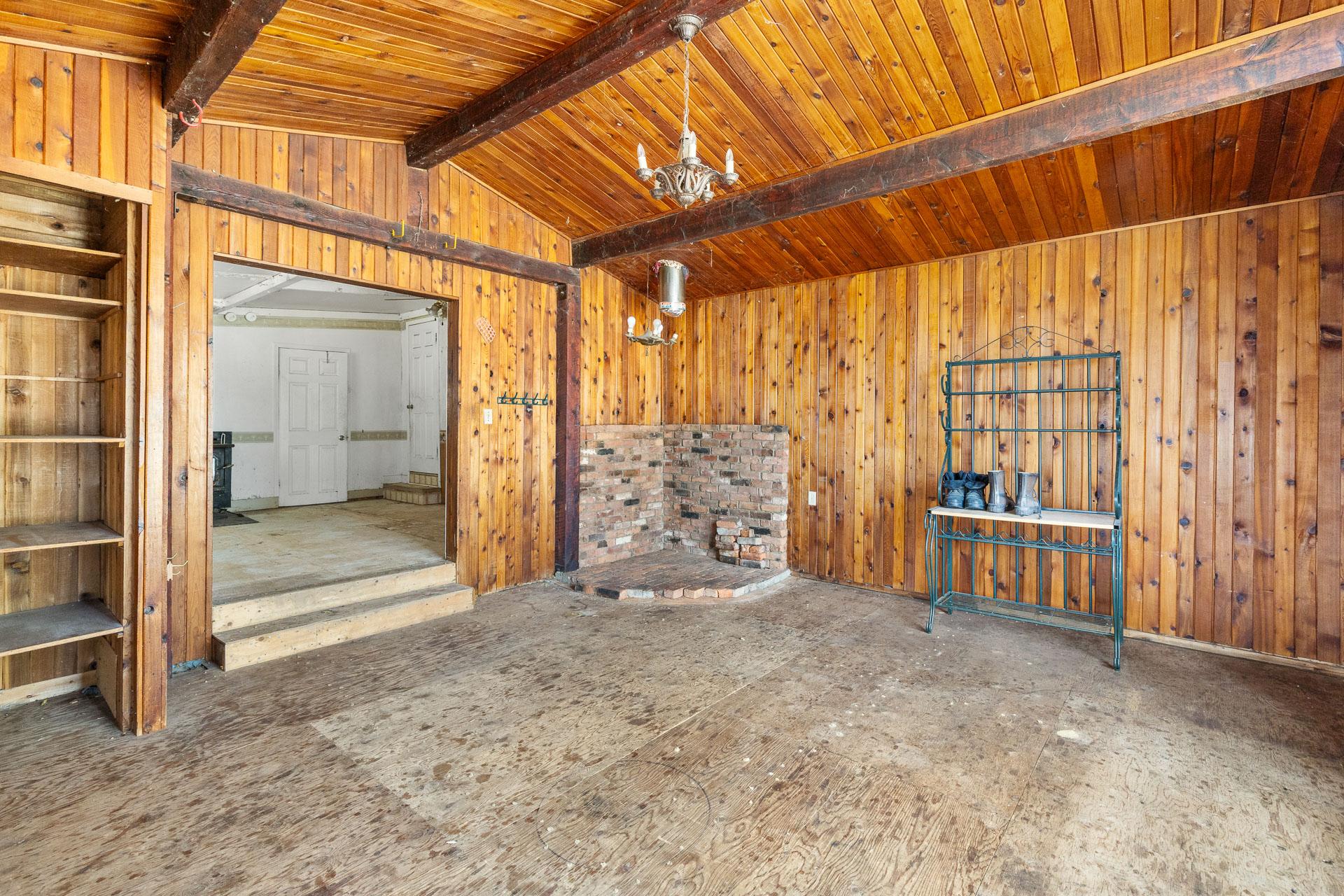 3525 Mathews Road, Kelowna, BC - Indoor Photo Showing Other Room