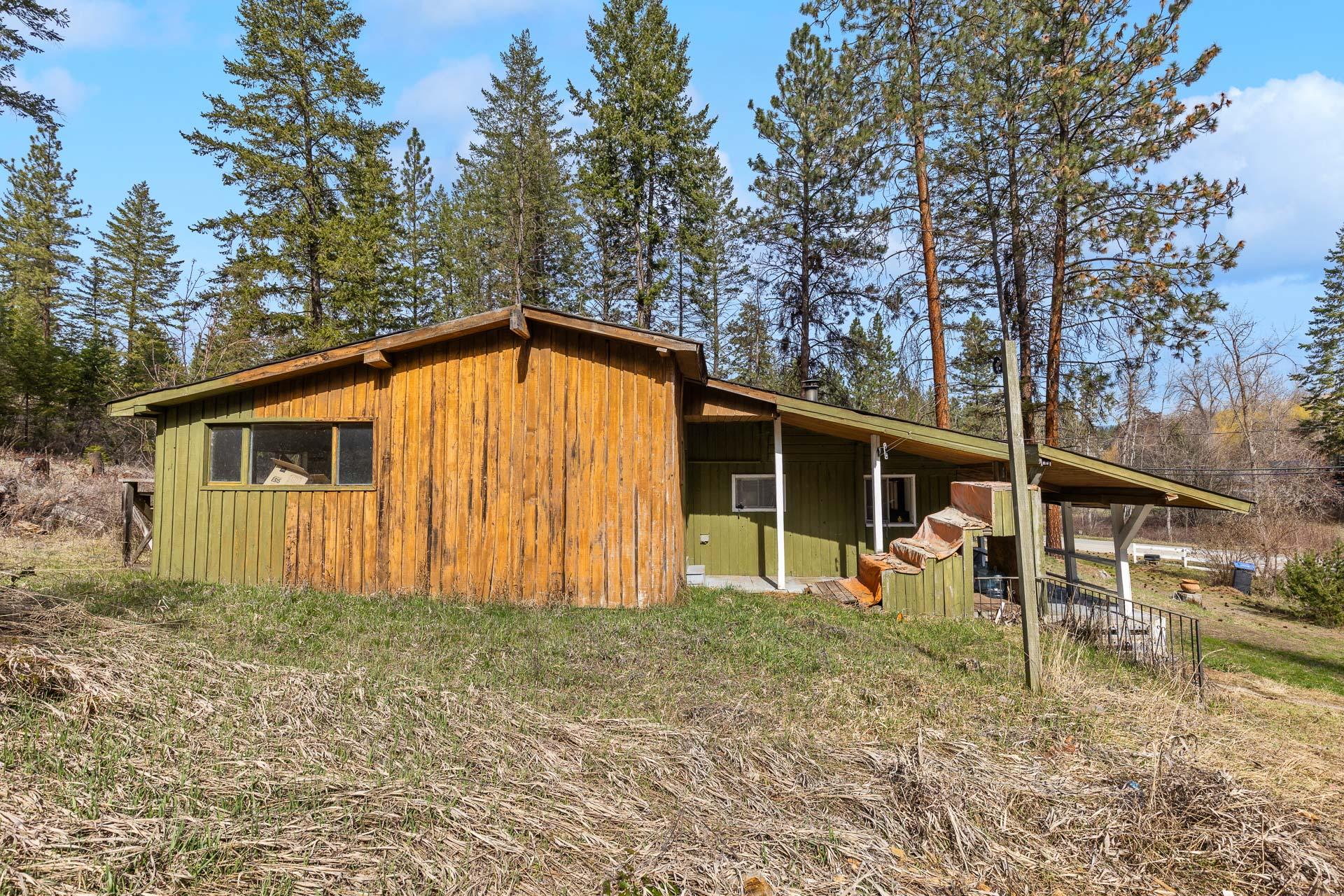 3525 Mathews Road, Kelowna, BC - Outdoor
