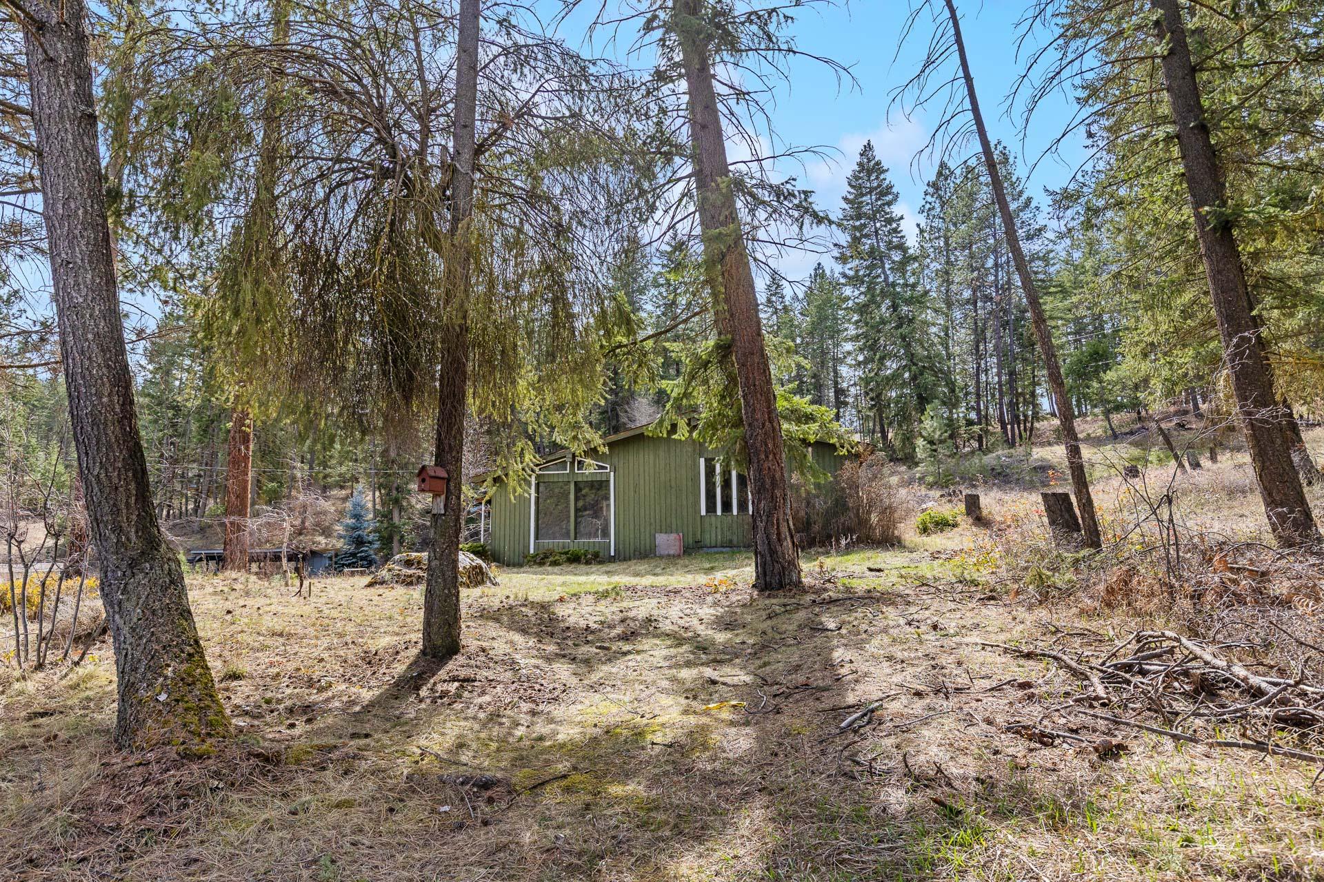 3525 Mathews Road, Kelowna, BC - Outdoor