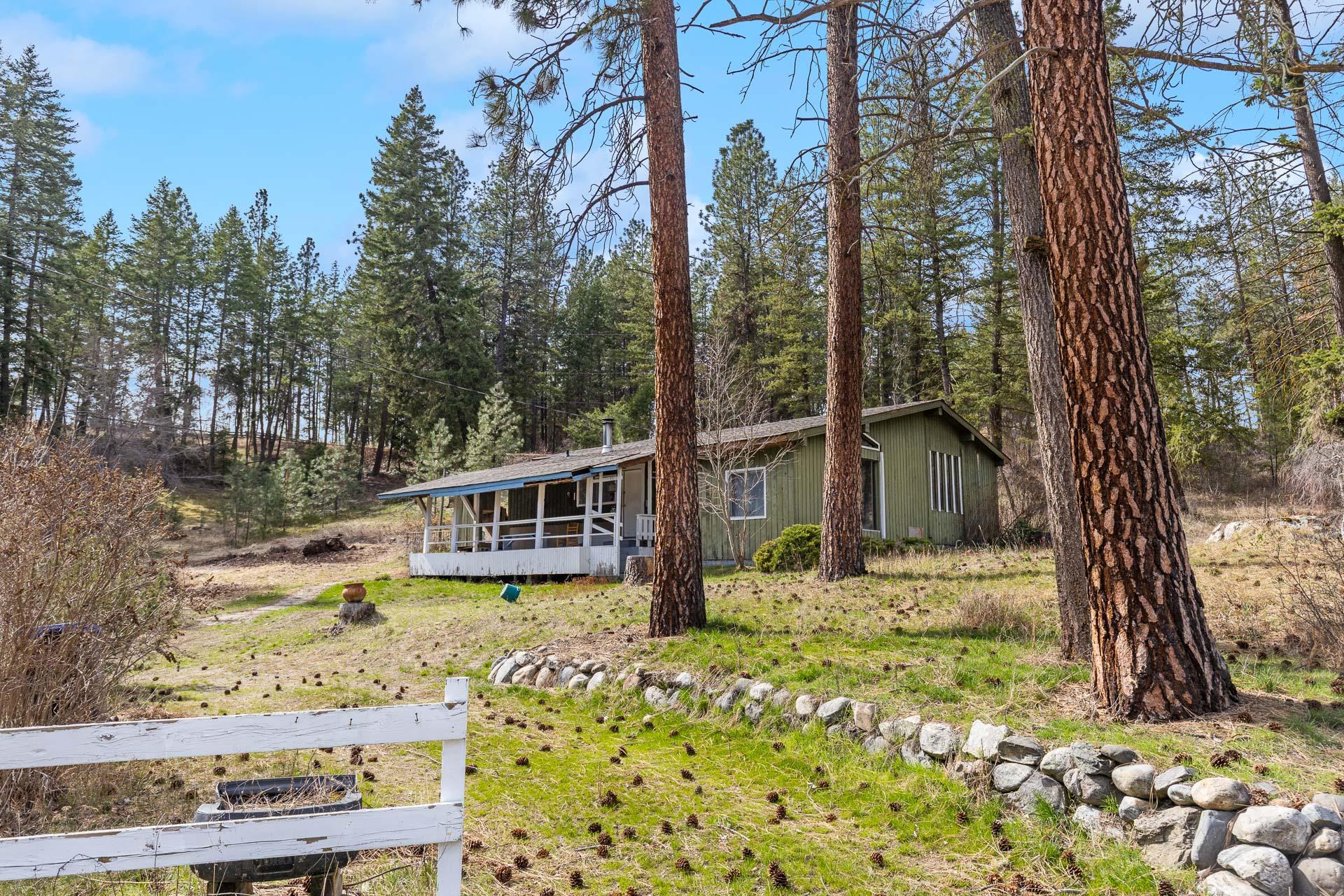 3525 Mathews Road, Kelowna, BC - Outdoor