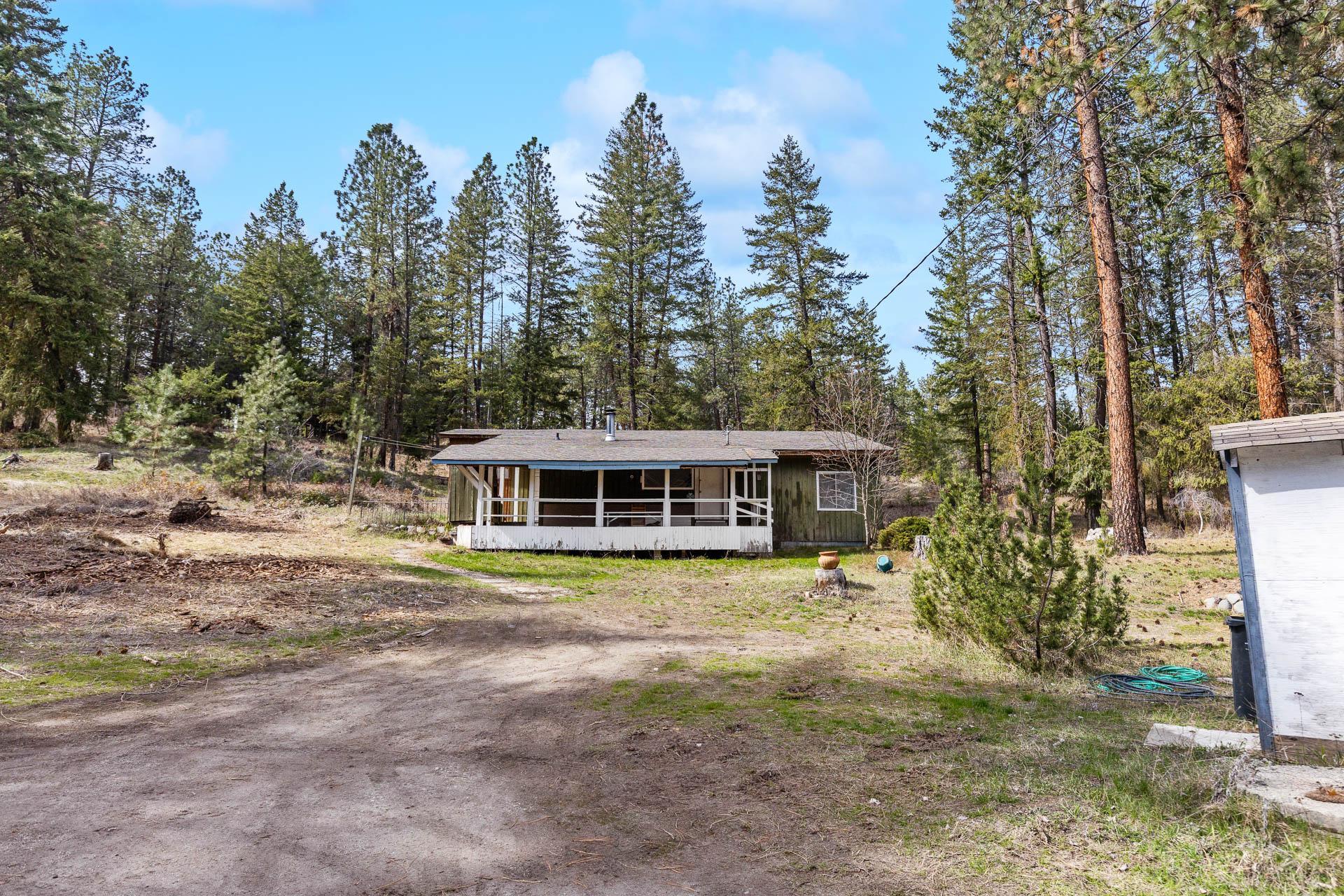 3525 Mathews Road, Kelowna, BC - Outdoor