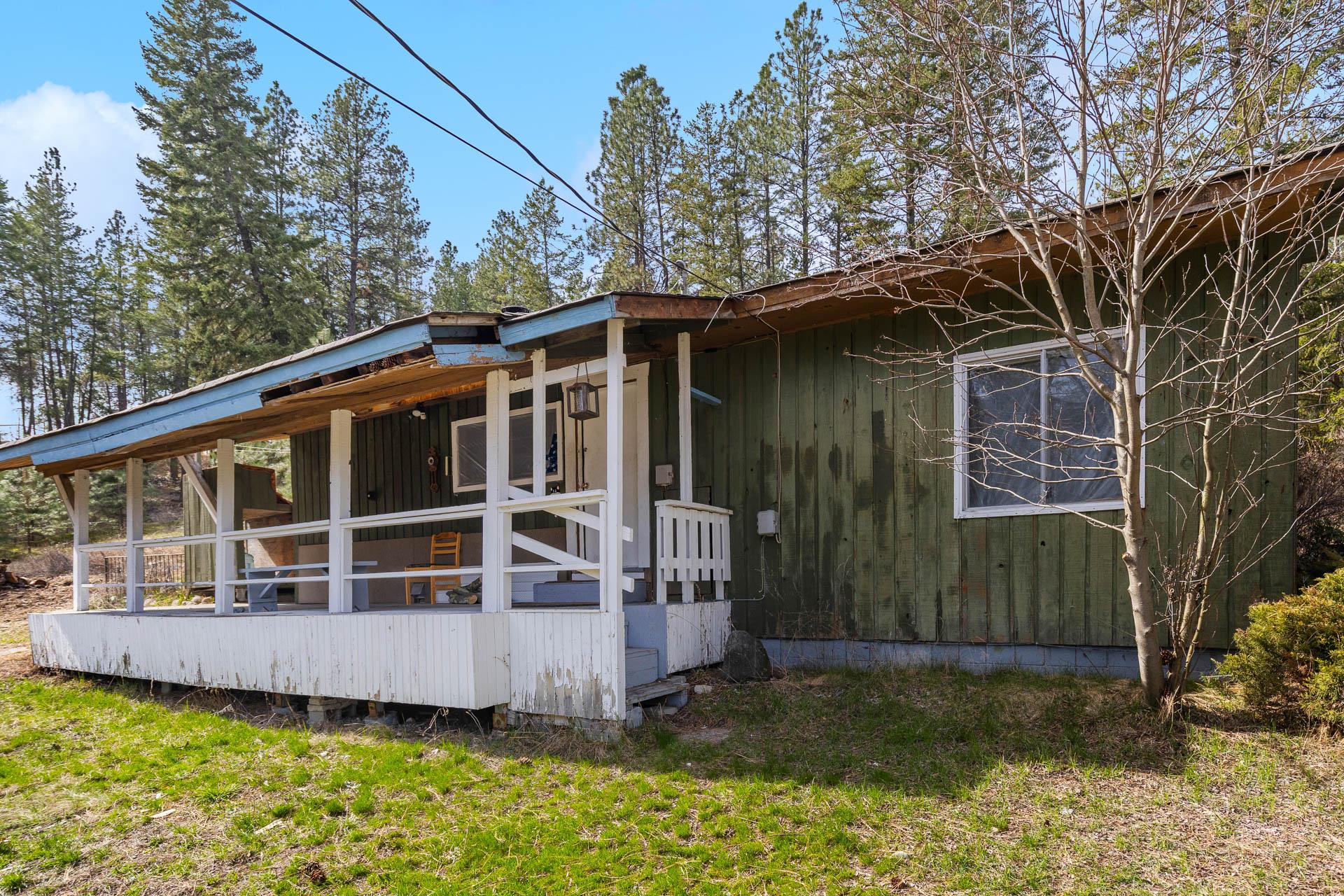 3525 Mathews Road, Kelowna, BC - Outdoor