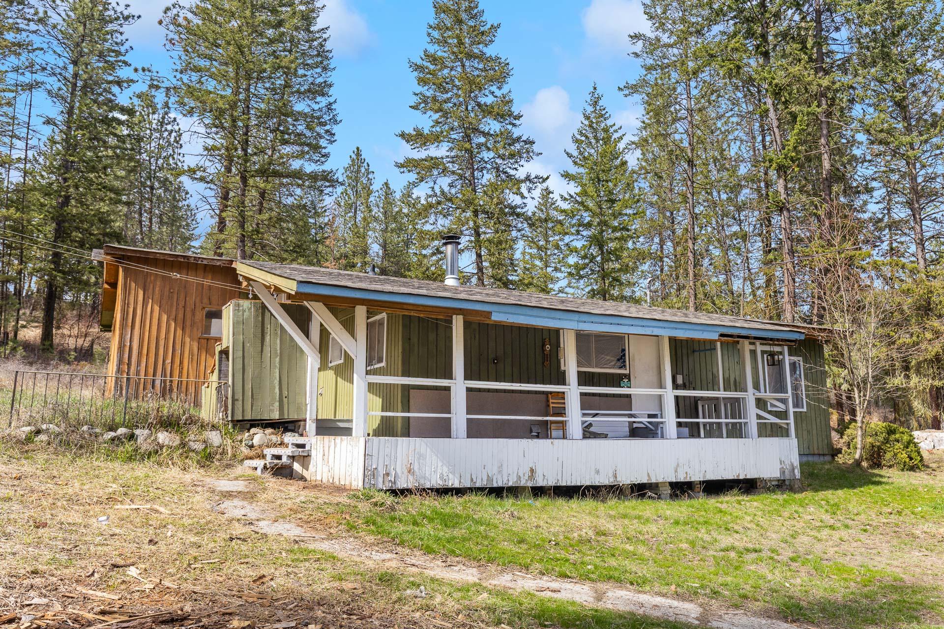 3525 Mathews Road, Kelowna, BC - Outdoor