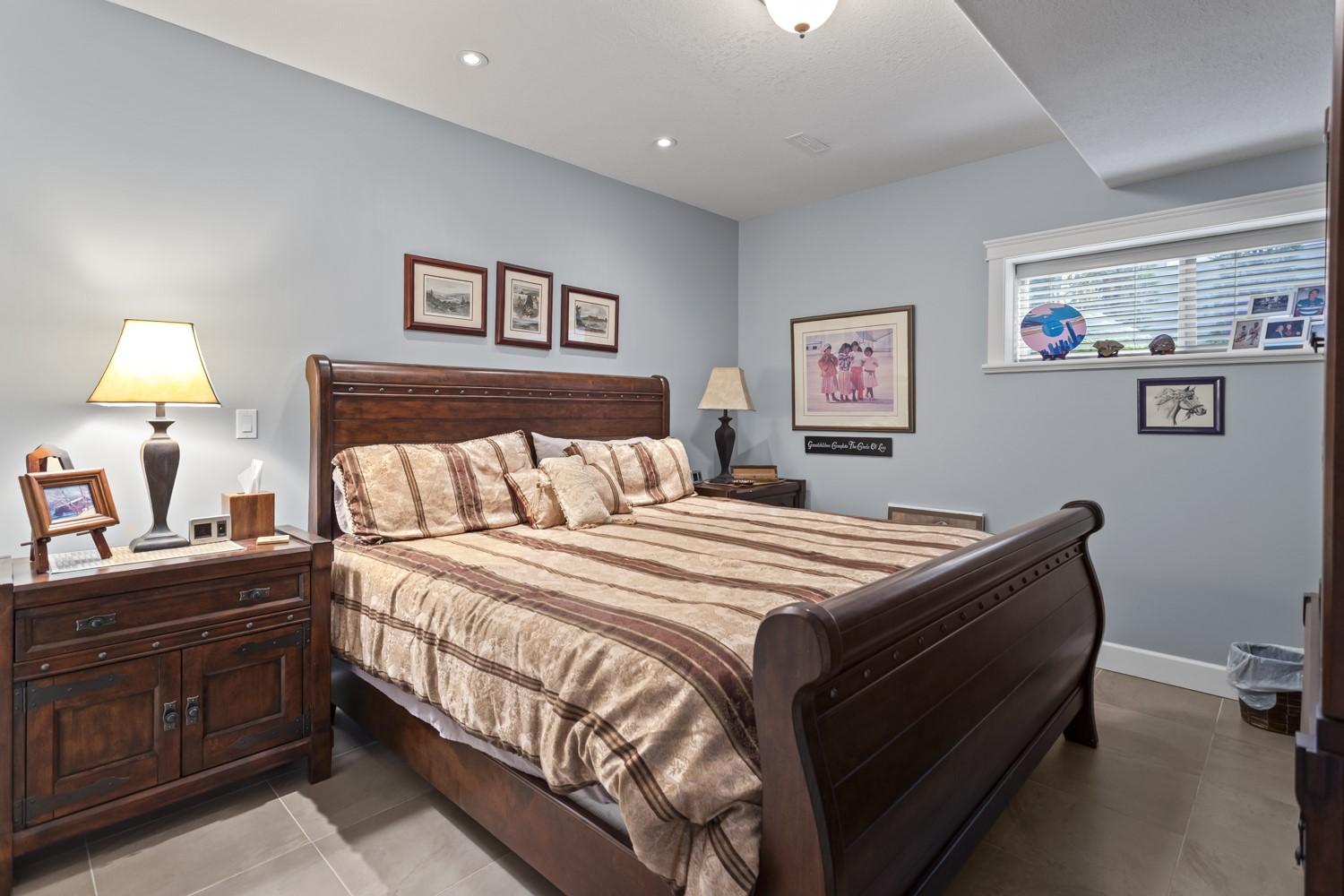 18-420 20Th Avenue, Creston, BC - Indoor Photo Showing Bedroom
