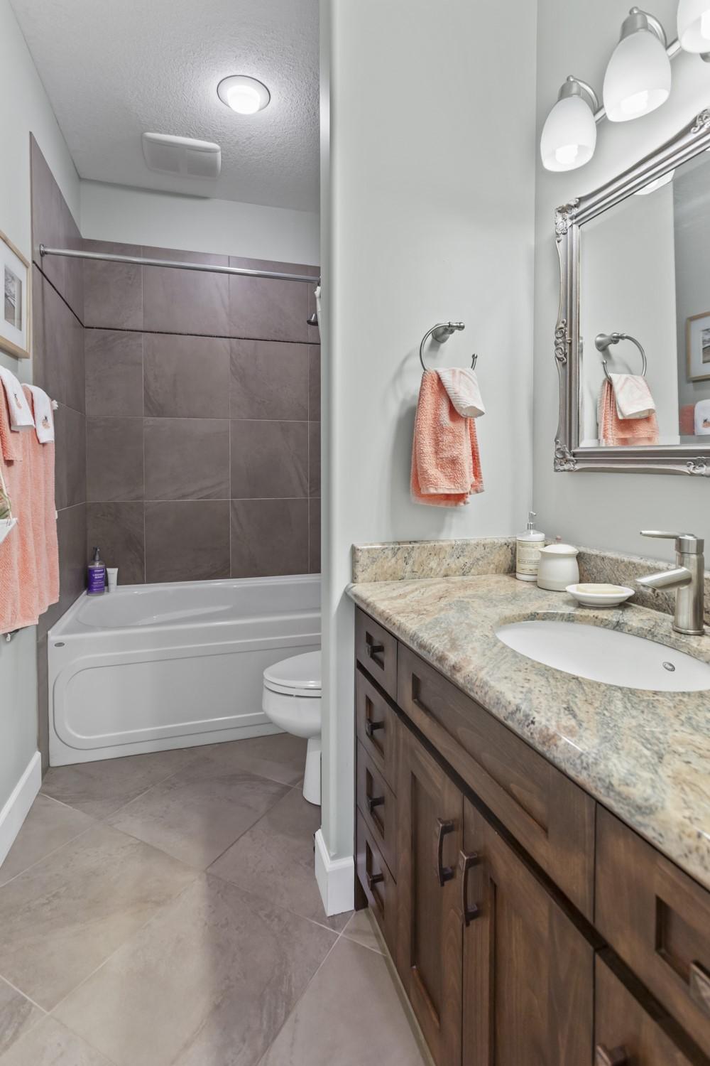 18-420 20Th Avenue, Creston, BC - Indoor Photo Showing Bathroom