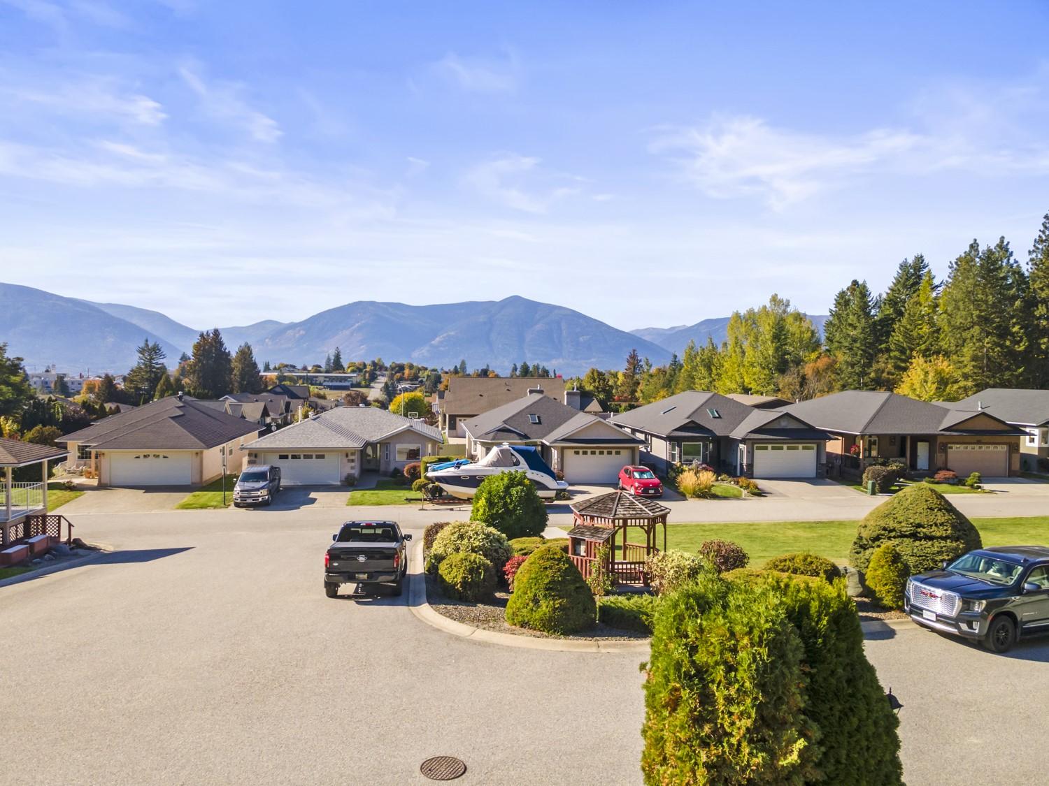 18-420 20Th Avenue, Creston, BC - Outdoor