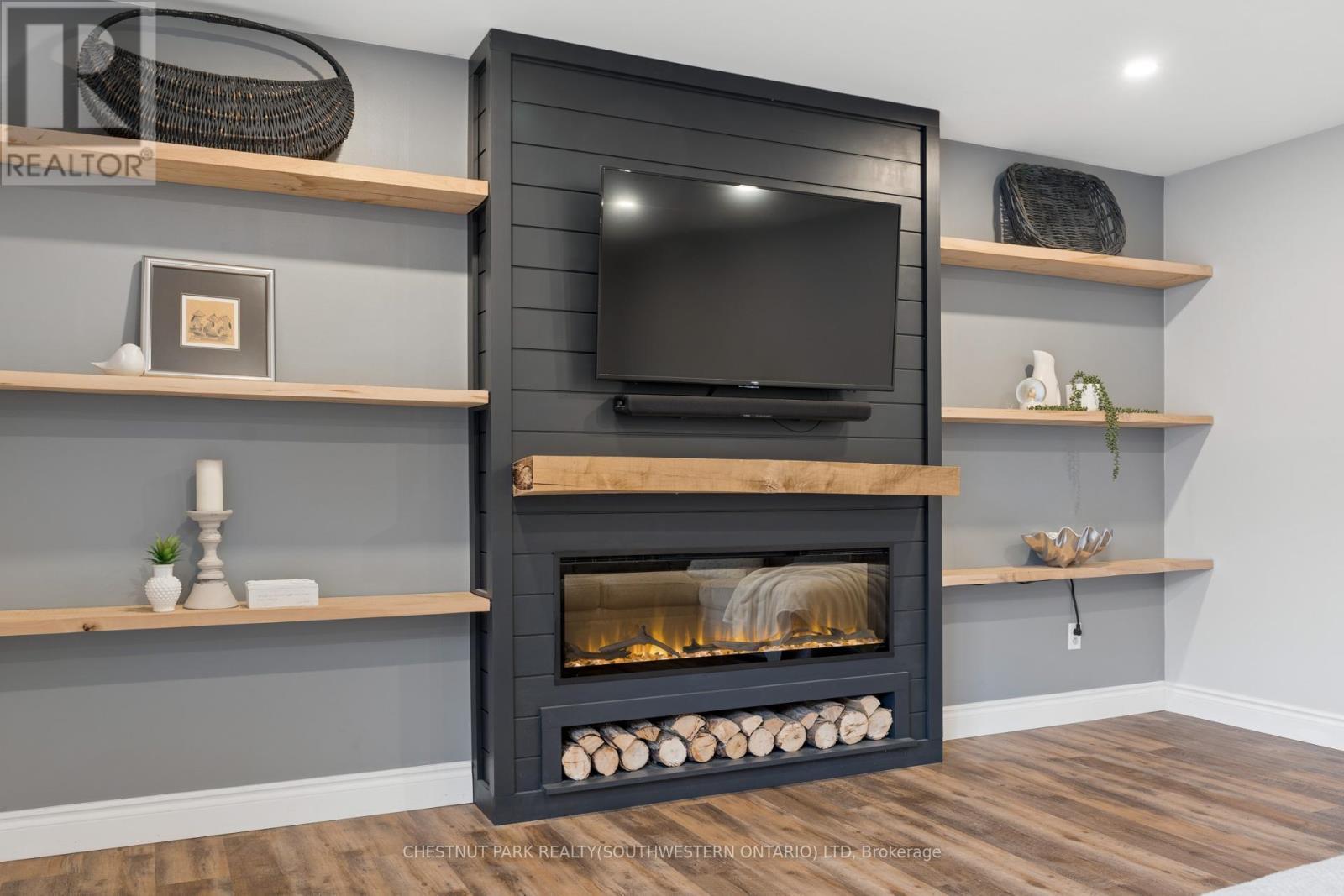 137 Donald Street, Kitchener, ON - Indoor With Fireplace