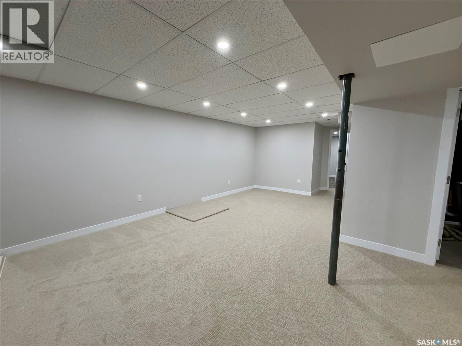 60 Ritchie Crescent, Regina, SK - Indoor