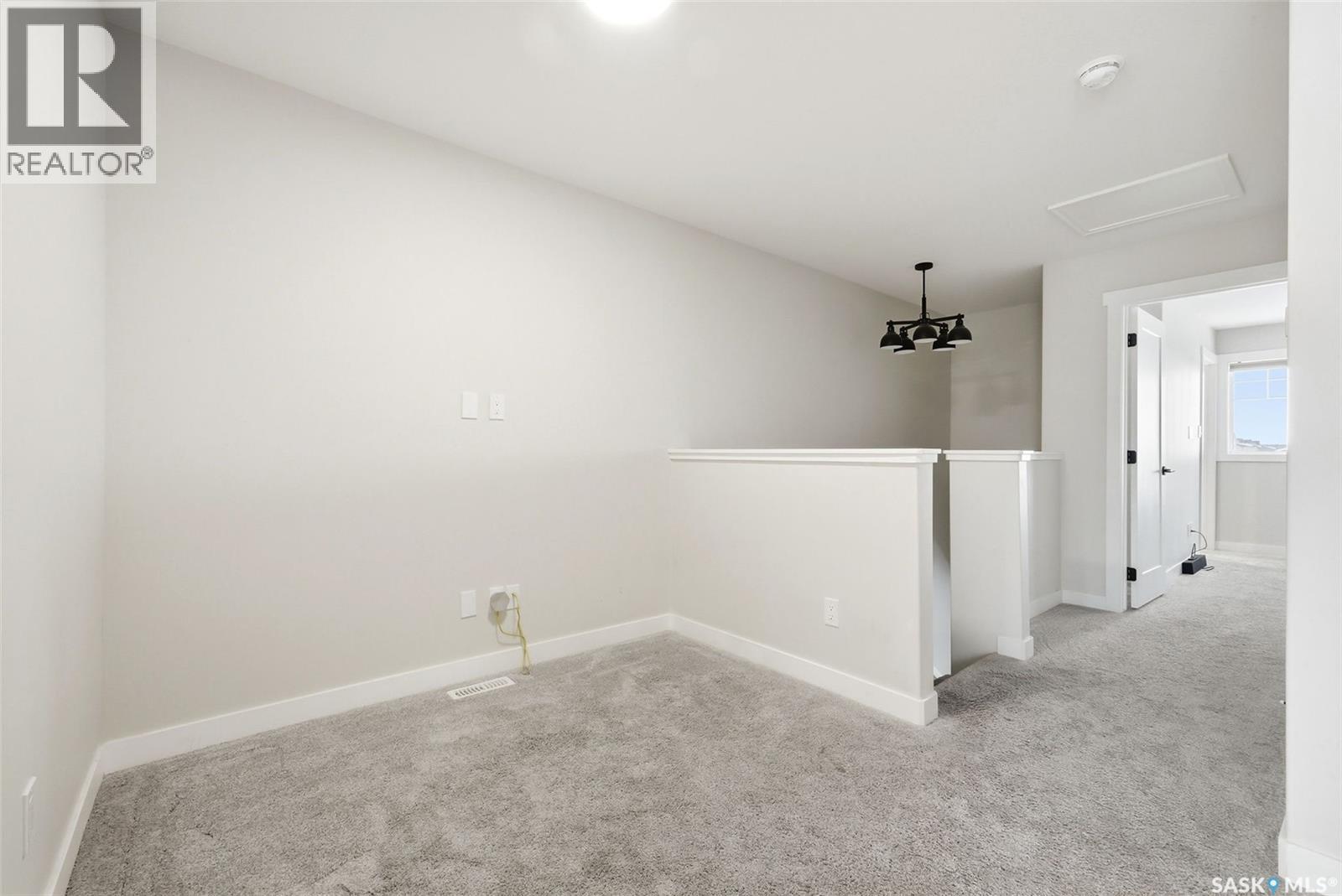 4736 Buckingham Drive E, Regina, SK - Indoor Photo Showing Other Room