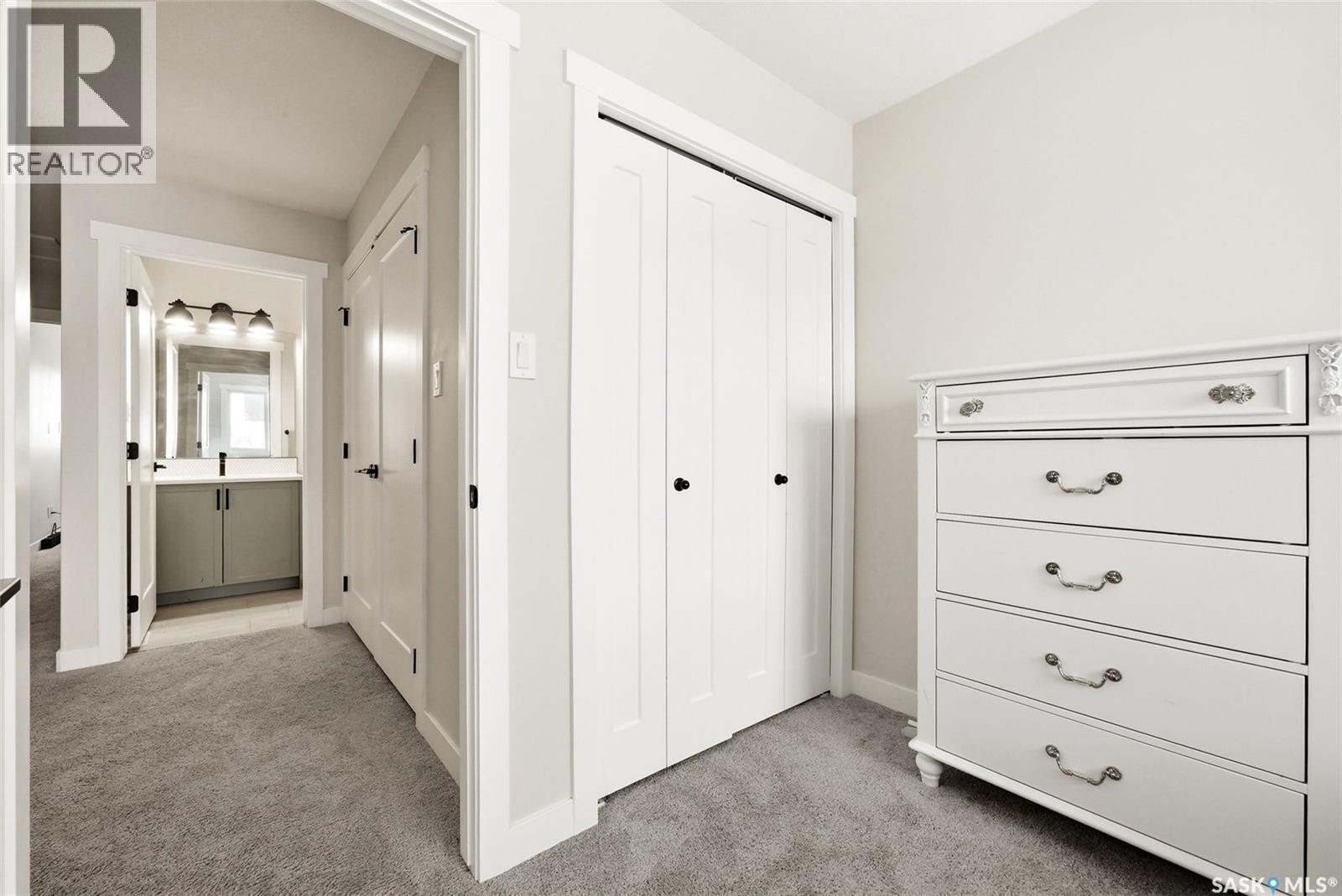 4736 Buckingham Drive E, Regina, SK - Indoor