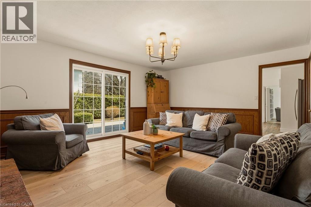 3 Postans Path, Ancaster, ON - Indoor Photo Showing Living Room