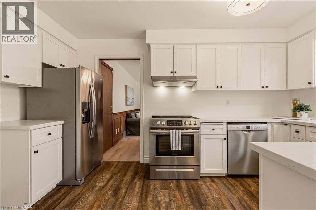 3 Postans Path, Ancaster, ON - Indoor Photo Showing Kitchen