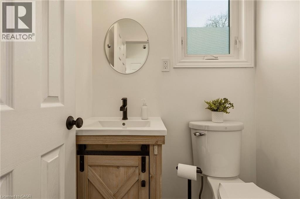 3 Postans Path, Ancaster, ON - Indoor Photo Showing Bathroom