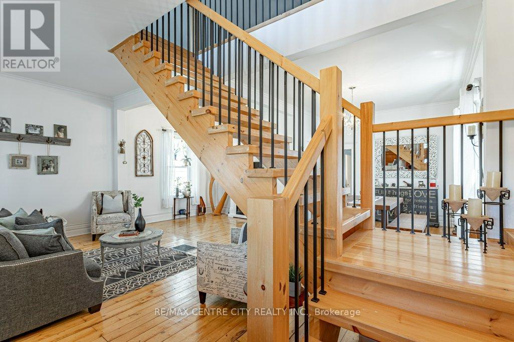 971 Elias Street, London East (East G), ON - Indoor Photo Showing Other Room