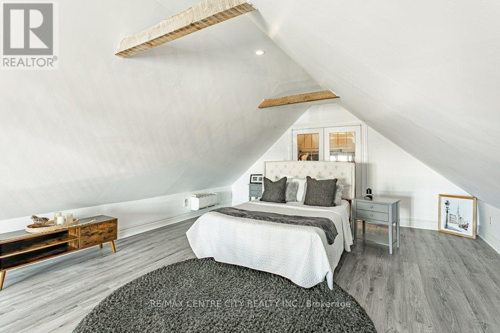 971 Elias Street, London East (East G), ON - Indoor Photo Showing Bedroom