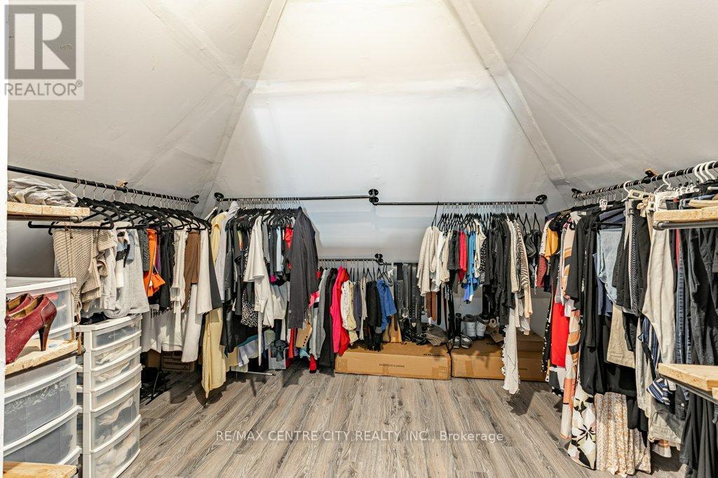 971 Elias Street, London East (East G), ON - Indoor With Storage