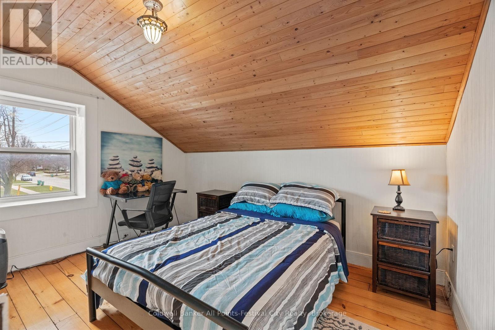 85 Cambria Road N, Goderich (Goderich (Town)), ON - Indoor Photo Showing Bedroom