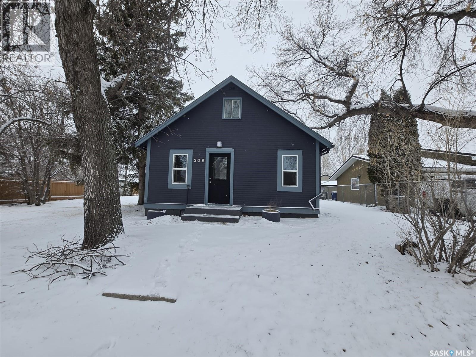 309 3Rd Street W, Wilkie, SK - Outdoor