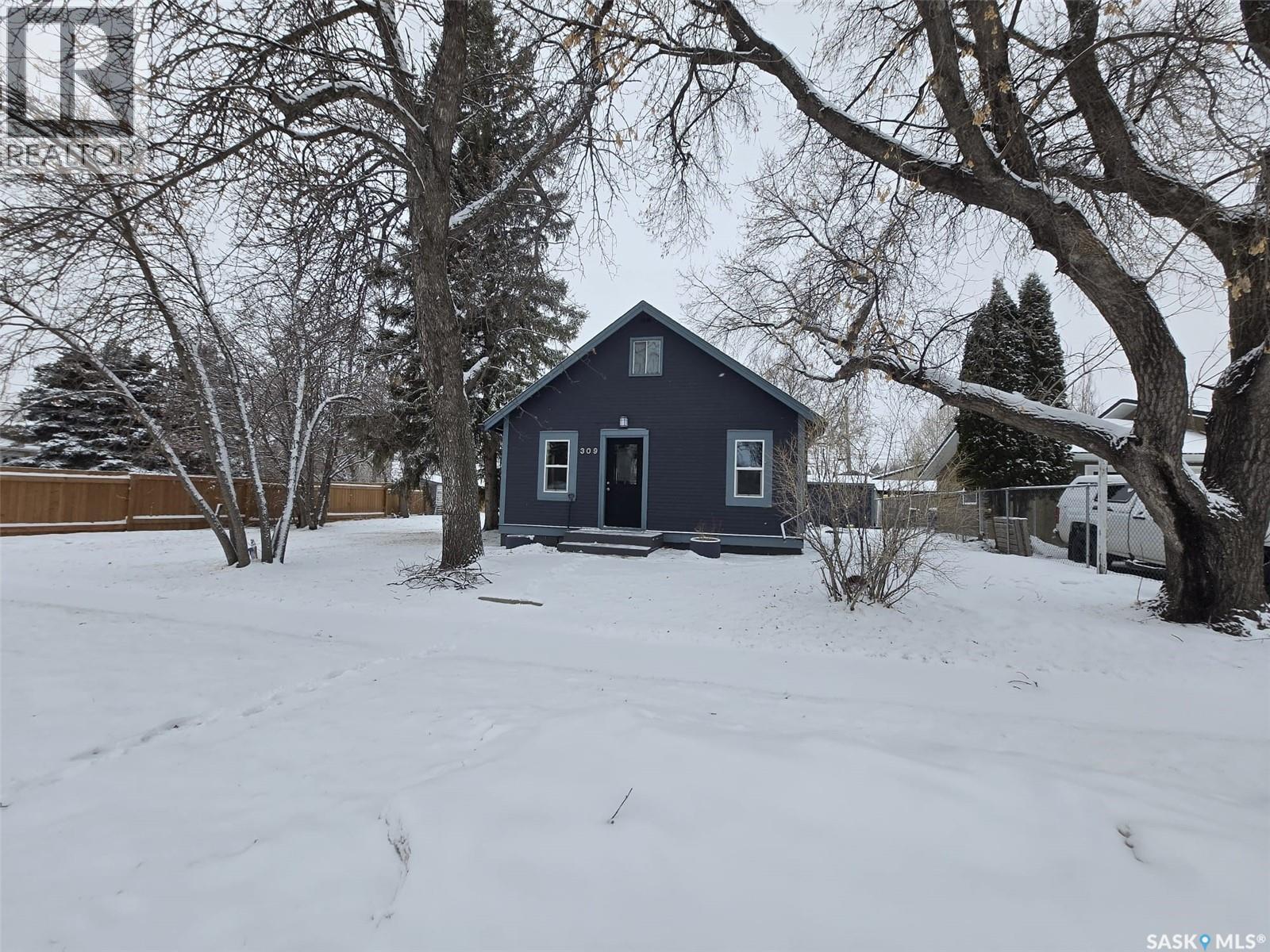 309 3Rd Street W, Wilkie, SK - Outdoor