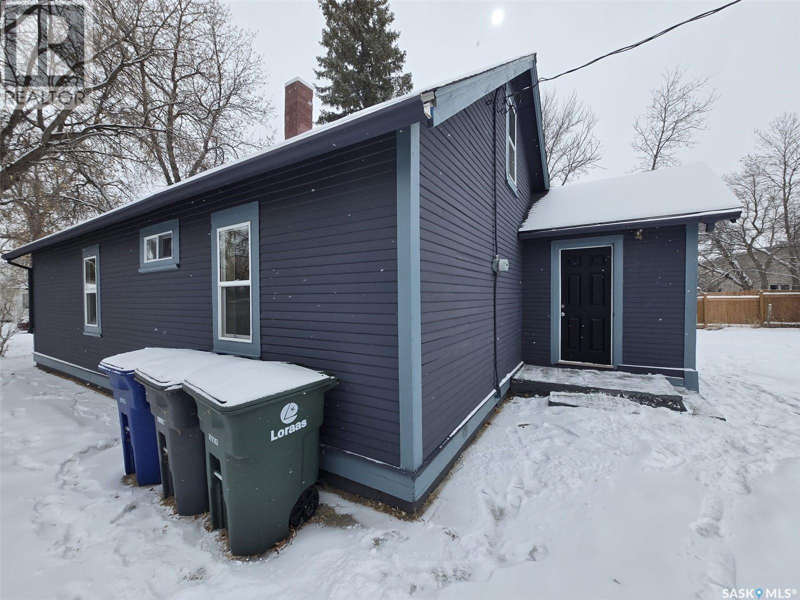 309 3Rd Street W, Wilkie, SK - Outdoor With Exterior