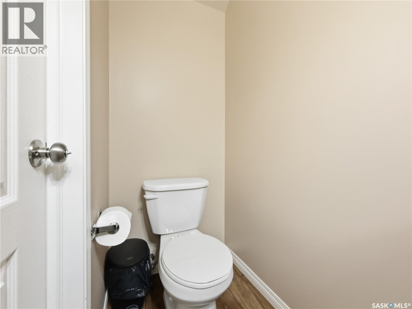 209 3818 Dewdney Avenue E, Regina, SK - Indoor Photo Showing Bathroom