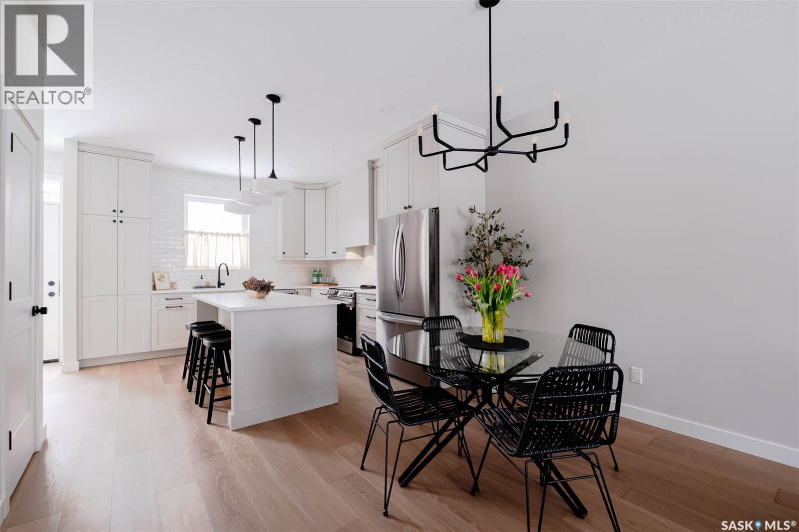 2808 Fleury Street, Regina, SK - Indoor Photo Showing Dining Room