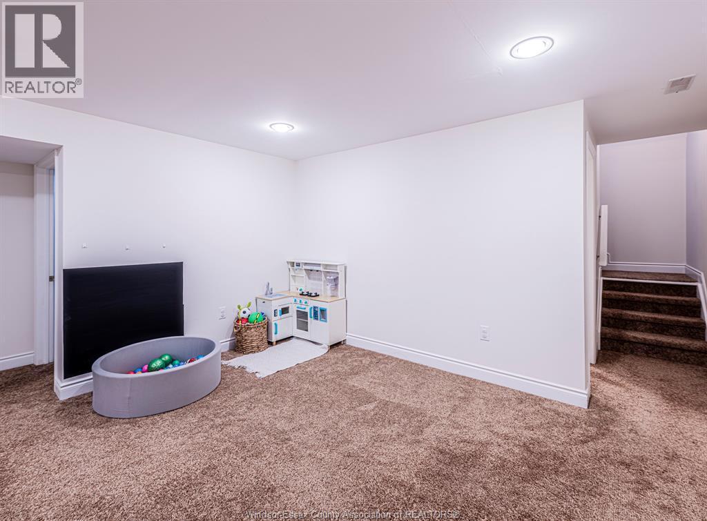 2554 Olive, Windsor, ON - Indoor Photo Showing Other Room