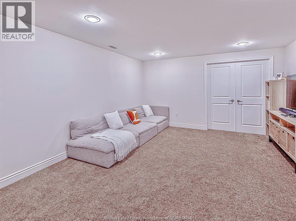 2554 Olive, Windsor, ON - Indoor Photo Showing Other Room