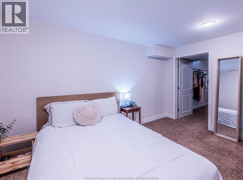 2554 Olive, Windsor, ON - Indoor Photo Showing Bedroom