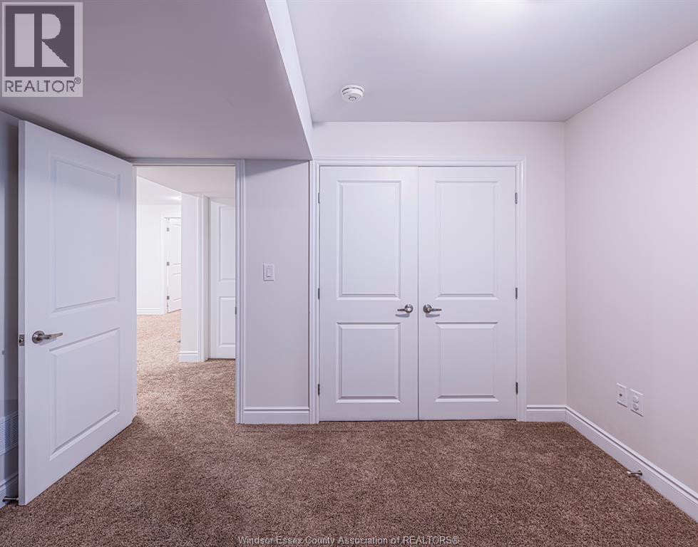 2554 Olive, Windsor, ON - Indoor Photo Showing Other Room