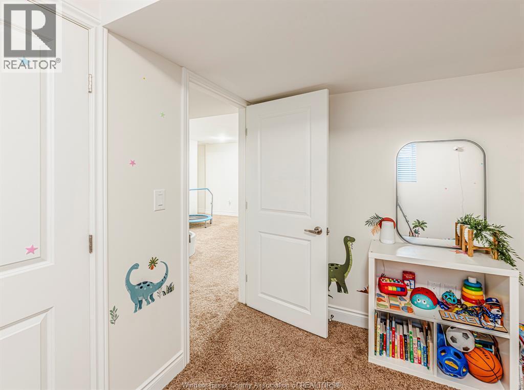 2554 Olive, Windsor, ON - Indoor Photo Showing Other Room