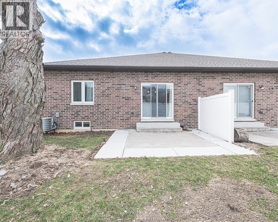 2554 Olive, Windsor, ON - Outdoor