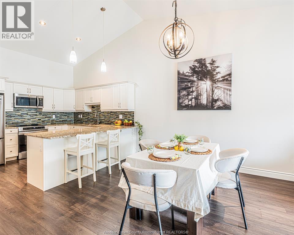 2554 Olive, Windsor, ON - Indoor Photo Showing Dining Room