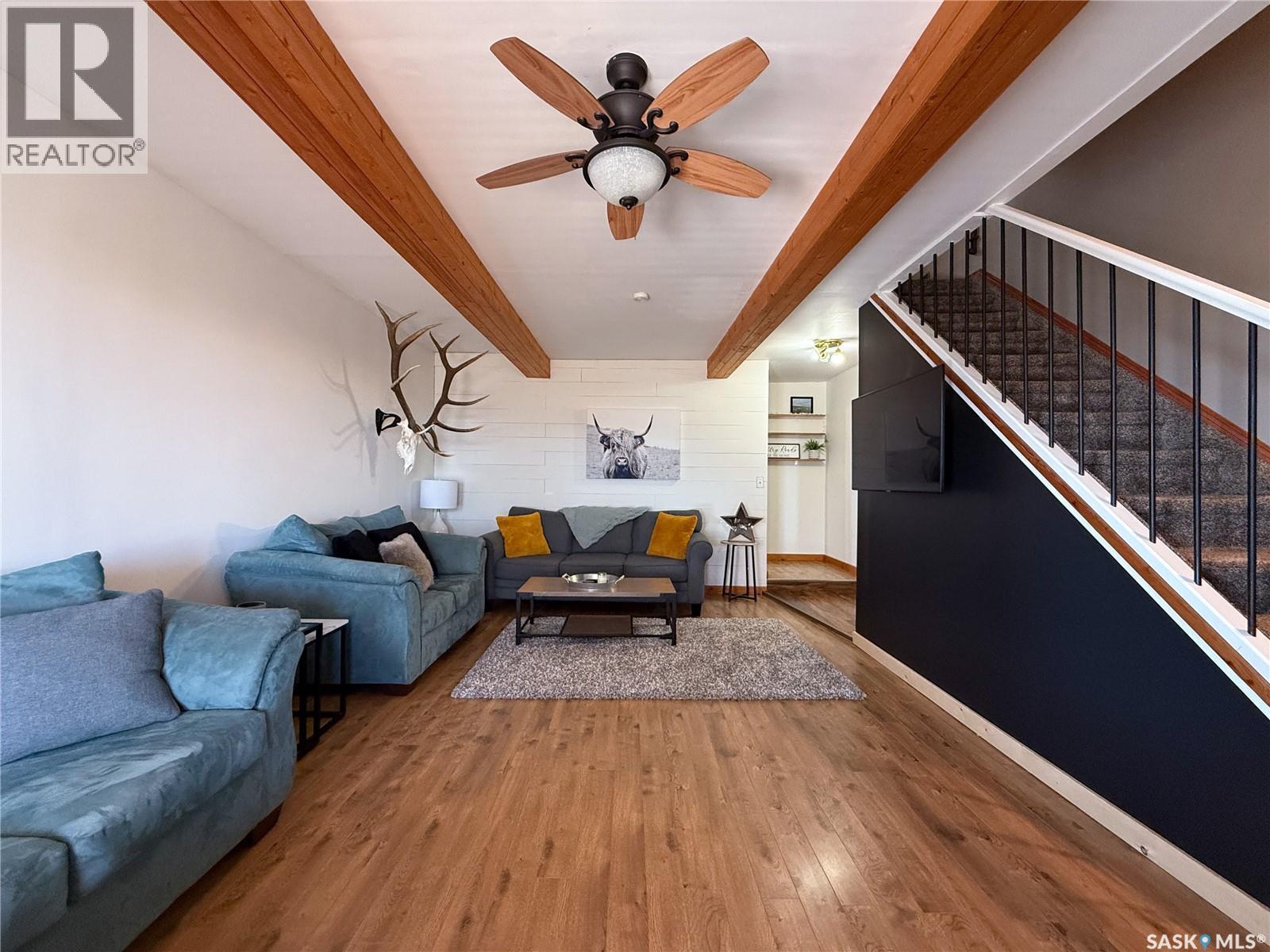 103 1St Street E, Frontier, SK - Indoor