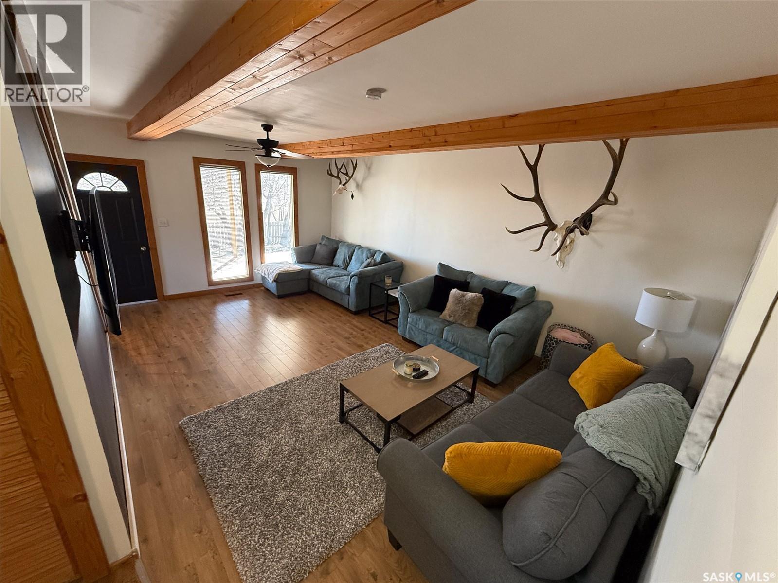 103 1St Street E, Frontier, SK - Indoor