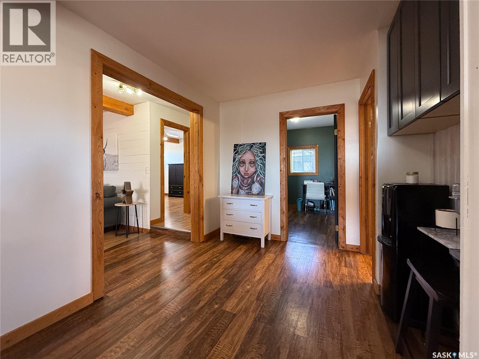 103 1St Street E, Frontier, SK - Indoor Photo Showing Other Room