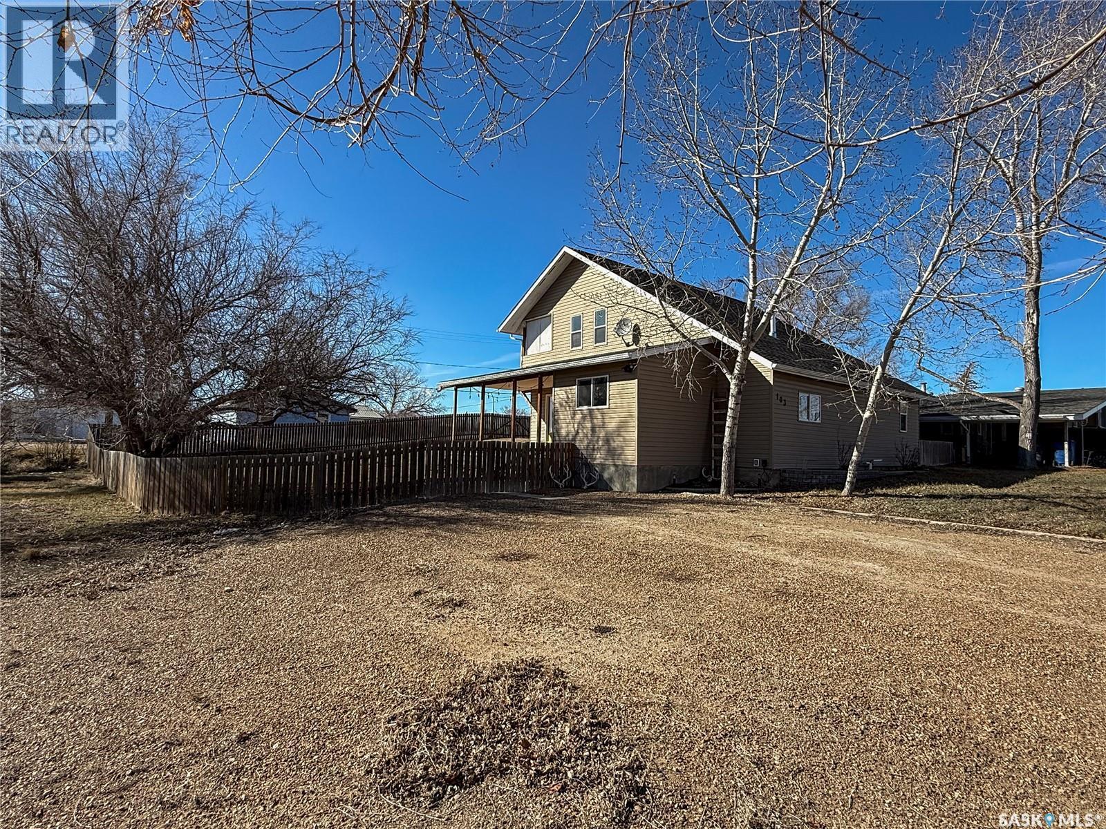 103 1St Street E, Frontier, SK - Outdoor