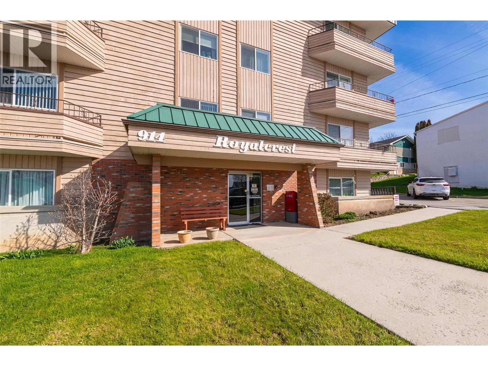 914 Vancouver Street Unit# 403, Creston, BC - Outdoor
