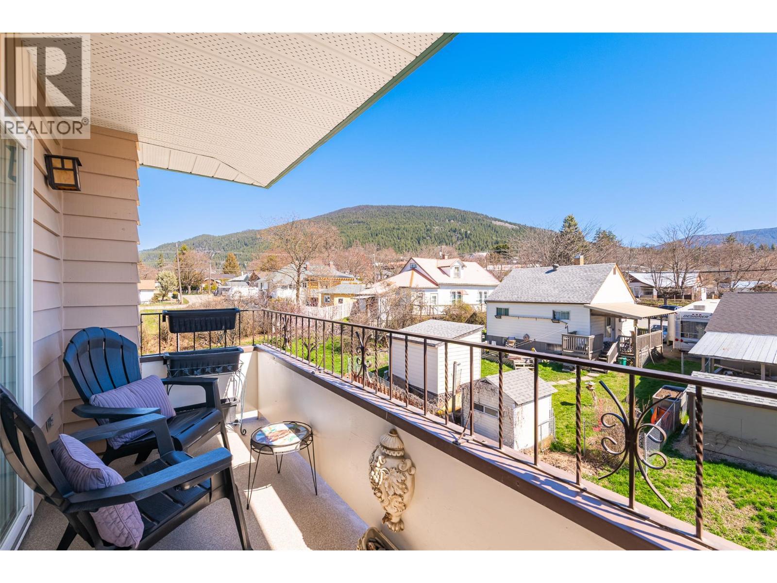 914 Vancouver Street Unit# 403, Creston, BC - Outdoor With Deck Patio Veranda With Exterior