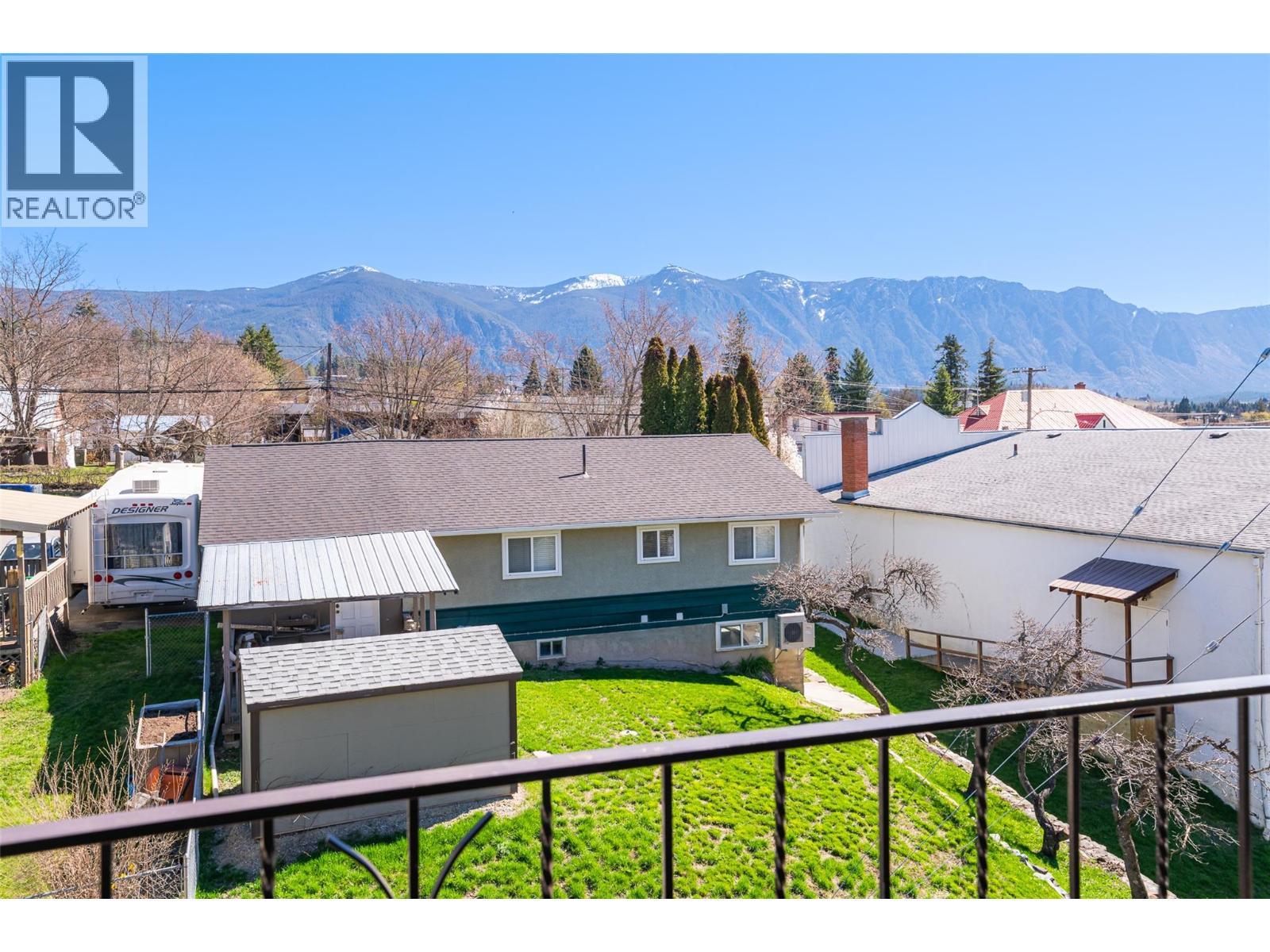 914 Vancouver Street Unit# 403, Creston, BC - Outdoor