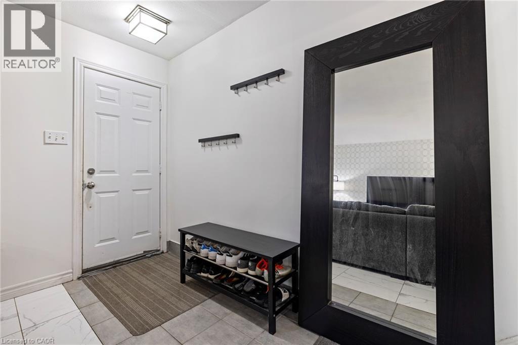 8 Gerrick Court, Hamilton, ON - Indoor Photo Showing Other Room