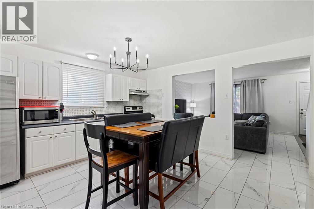 8 Gerrick Court, Hamilton, ON - Indoor