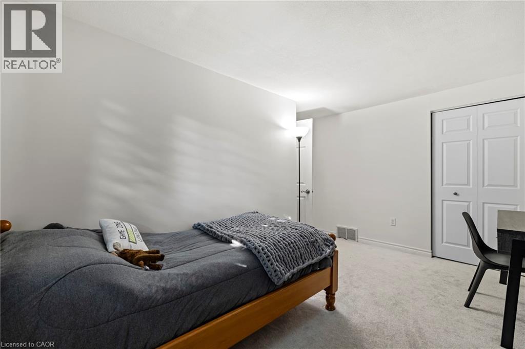 8 Gerrick Court, Hamilton, ON - Indoor Photo Showing Bedroom