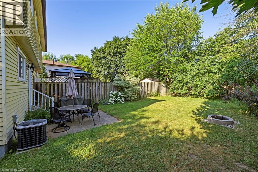 8 Gerrick Court, Hamilton, ON - Outdoor