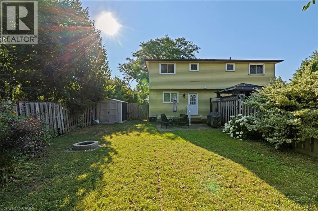 8 Gerrick Court, Hamilton, ON - Outdoor