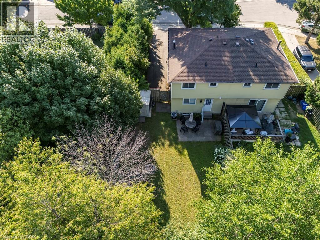 8 Gerrick Court, Hamilton, ON - Outdoor