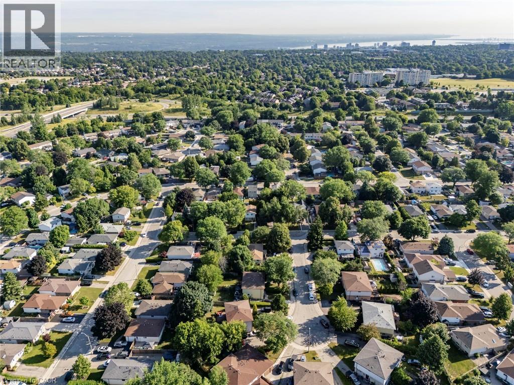 8 Gerrick Court, Hamilton, ON - Outdoor With View