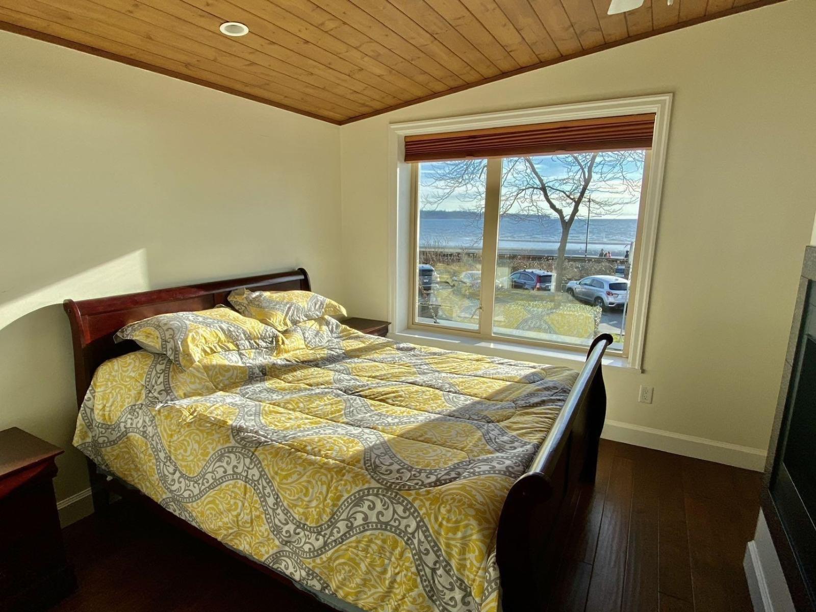 15491 Marine Drive, White Rock, BC