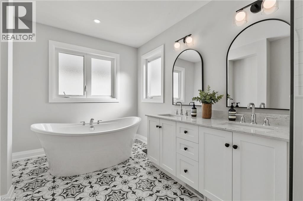 236 Walker Road, Pelham, ON - Indoor Photo Showing Bathroom